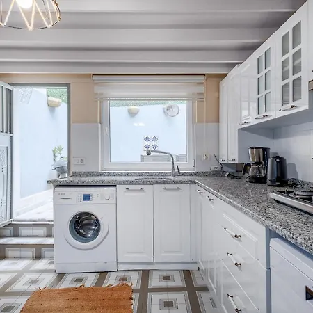 Apartment Cozy With Cozy Garden In Ortakoy Istanbul